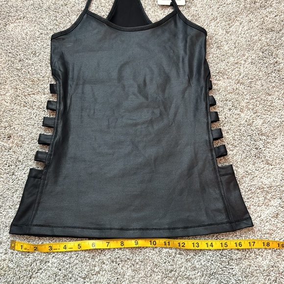 90 Degree by Reflex sexy cut out work out top - Picture 7 of 9